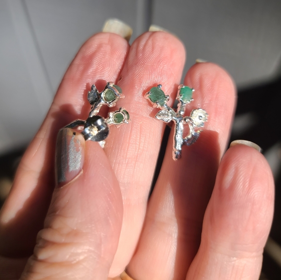 Emerald Sterling floral earrings - Picture 5 of 9